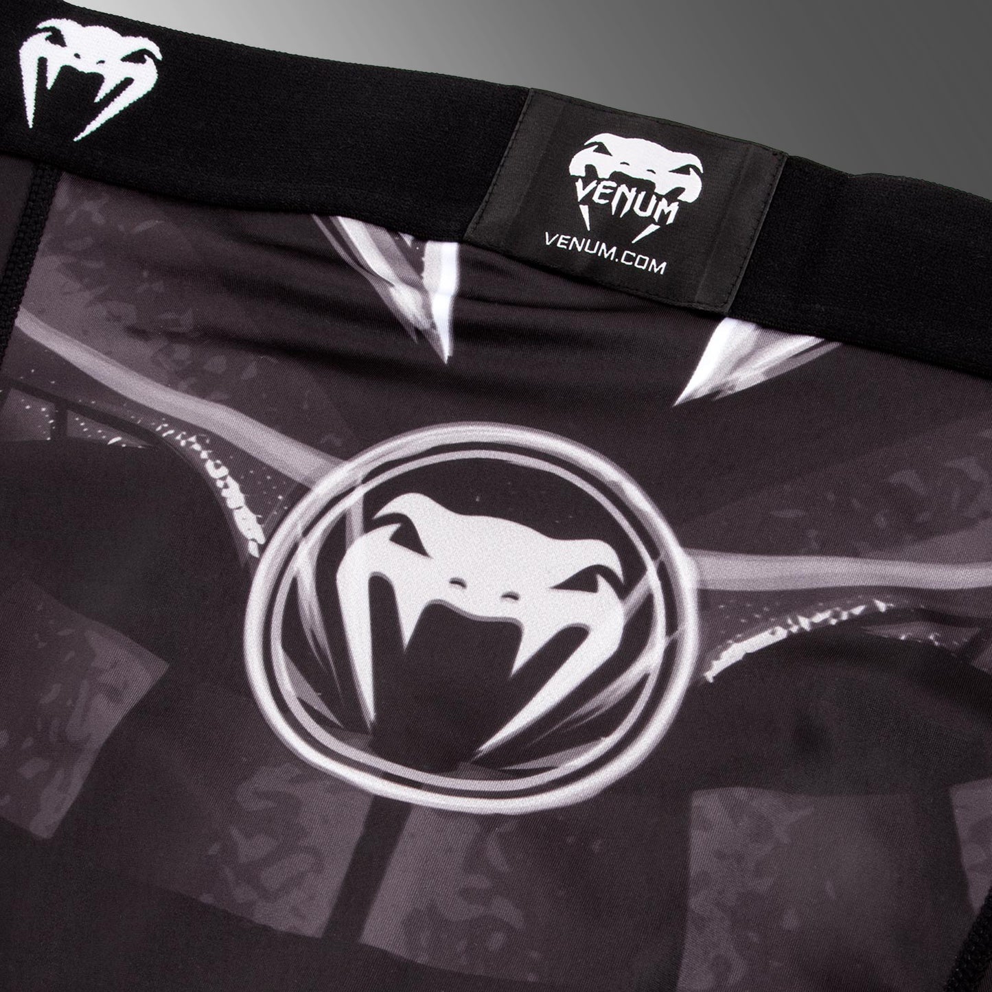 Vale Tudo Shorts Venum Gladiator 3.0 - Black/White