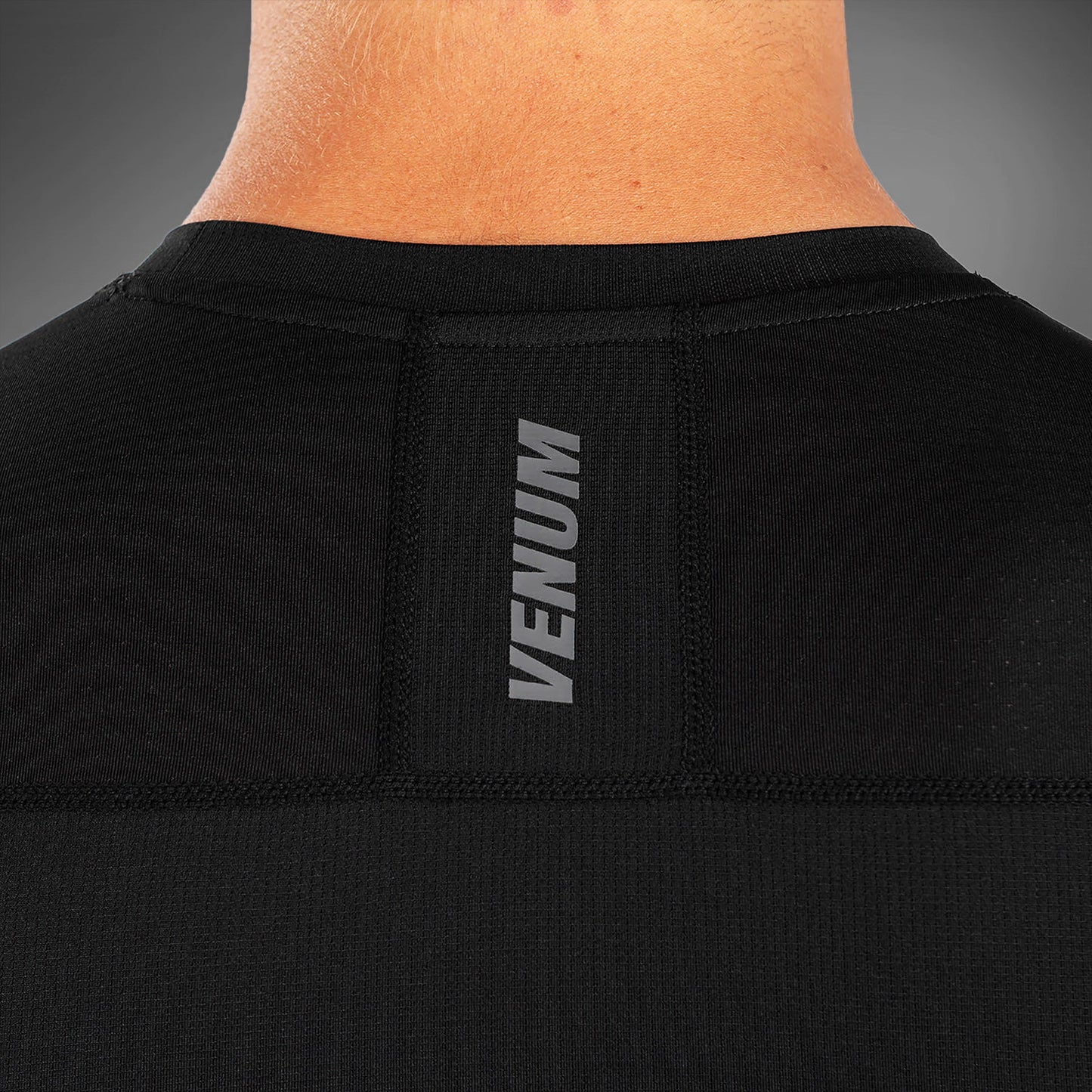 Venum G-Fit Air Rashguard Shortsleeve - Black