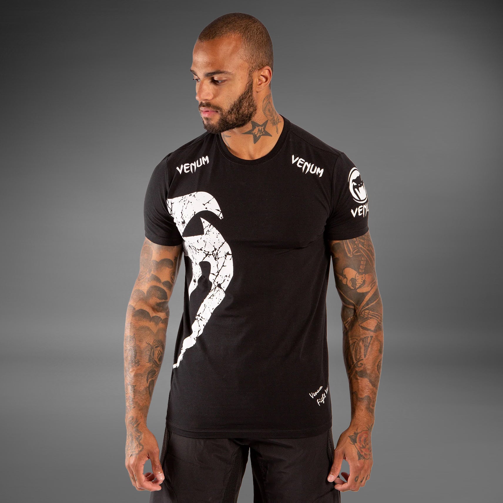 Venum Giant Tシャツ UFC ブラック c55683e755b0a5cf59647ad79be858