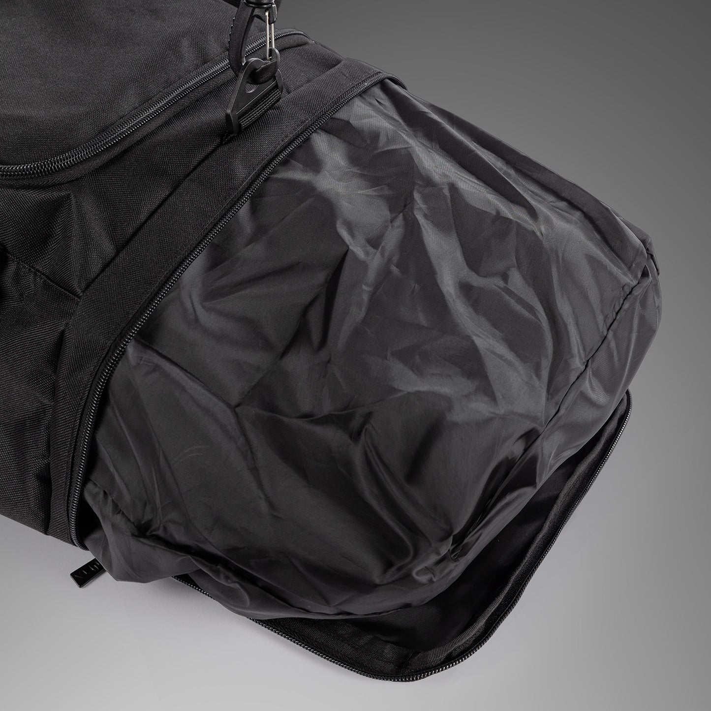 Venum Essential Sports Bag (61L) - Black