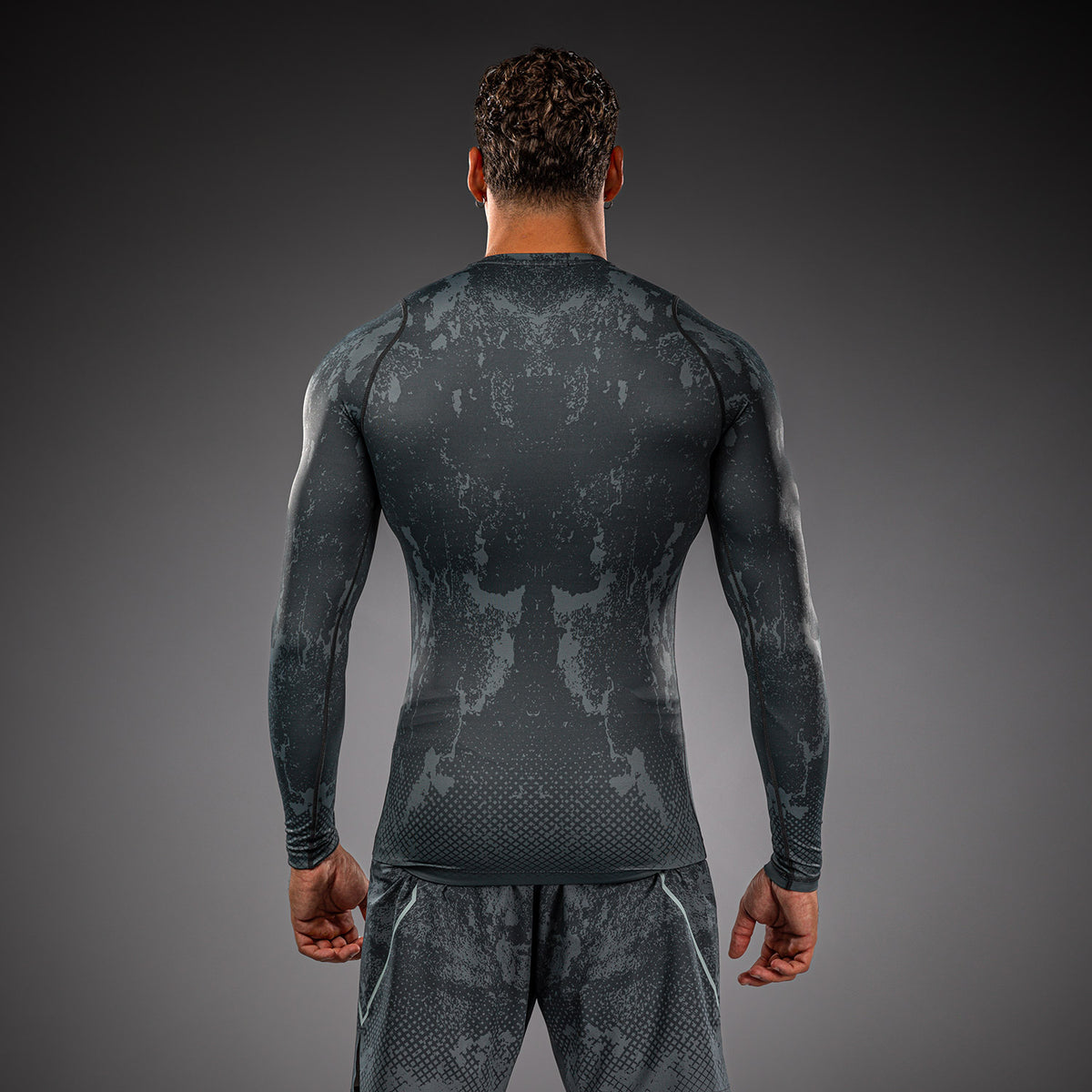 Venum x Batman Long Sleeve Rashguard - Black/Grey/Red