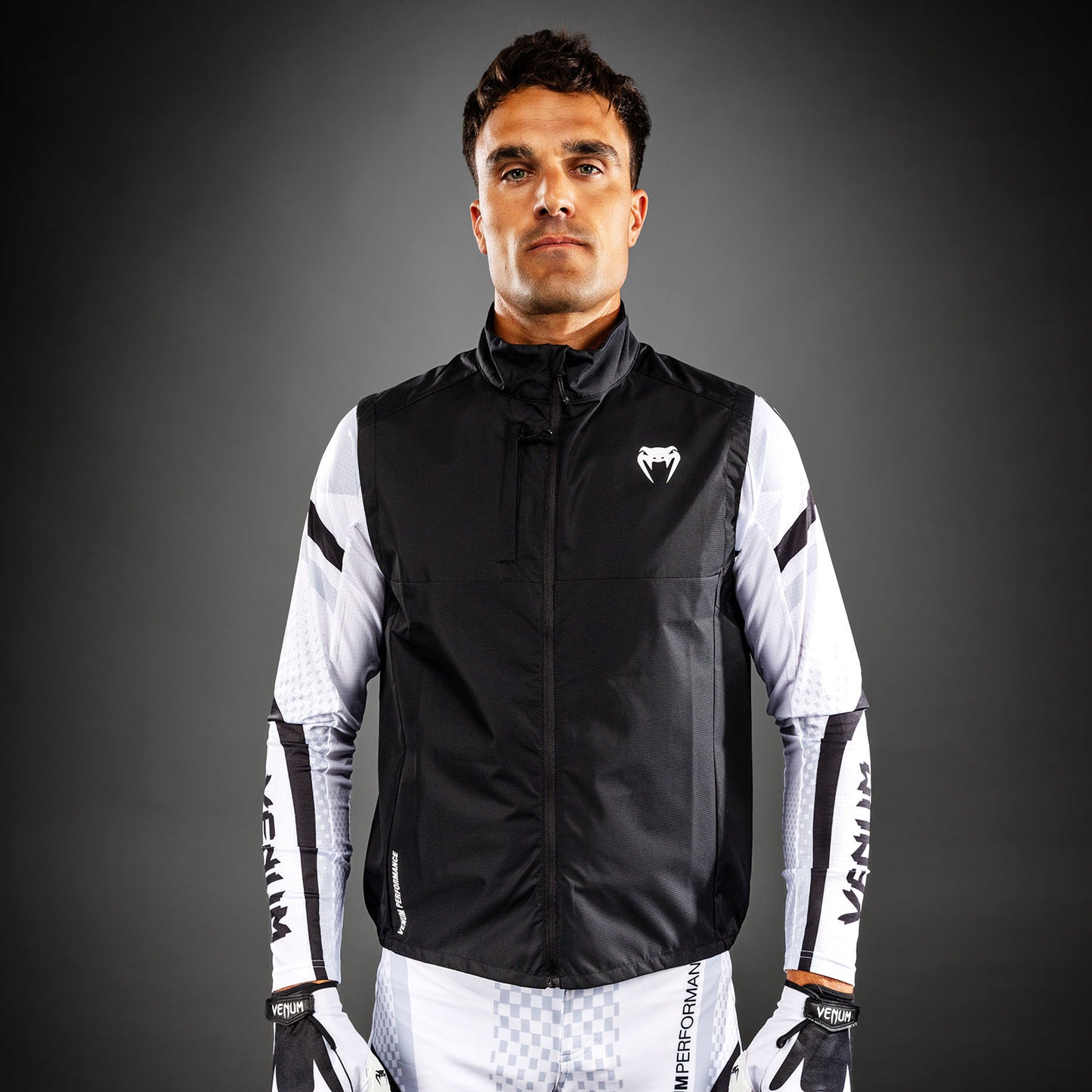 Venum MX Basics Sleeveles Windbreaker - Black/White