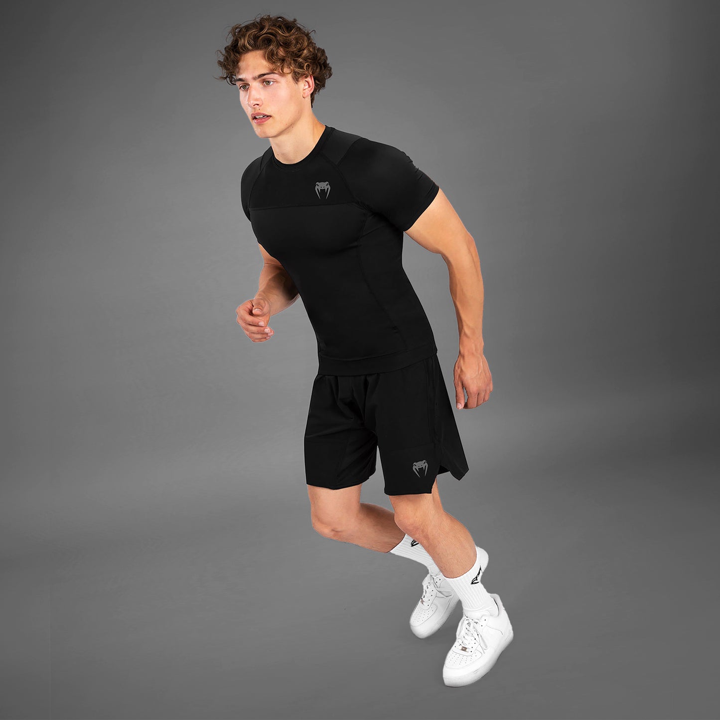 Venum G-Fit Air Rashguard Shortsleeve - Black