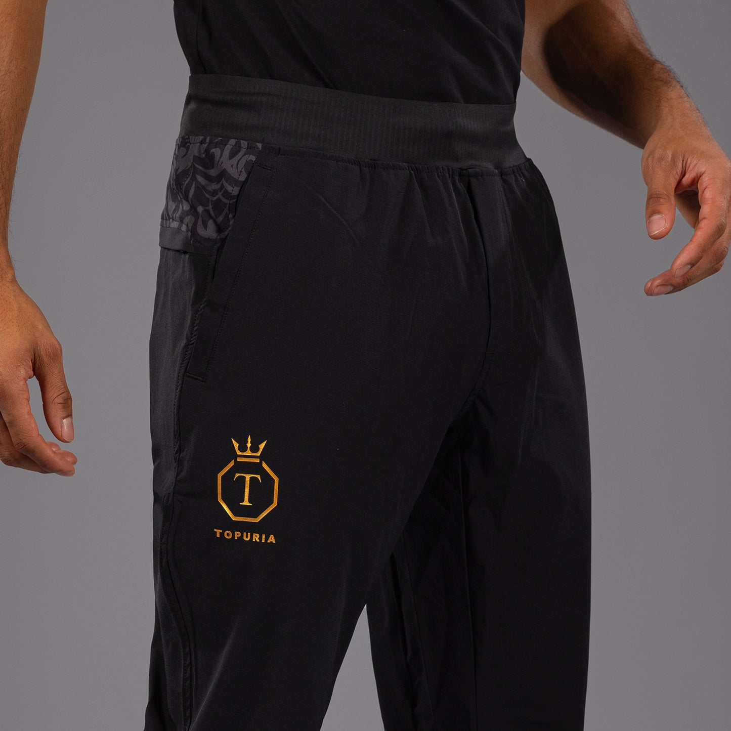 Venum x Topuria Unmatched Edition Joggers - Black/Gold