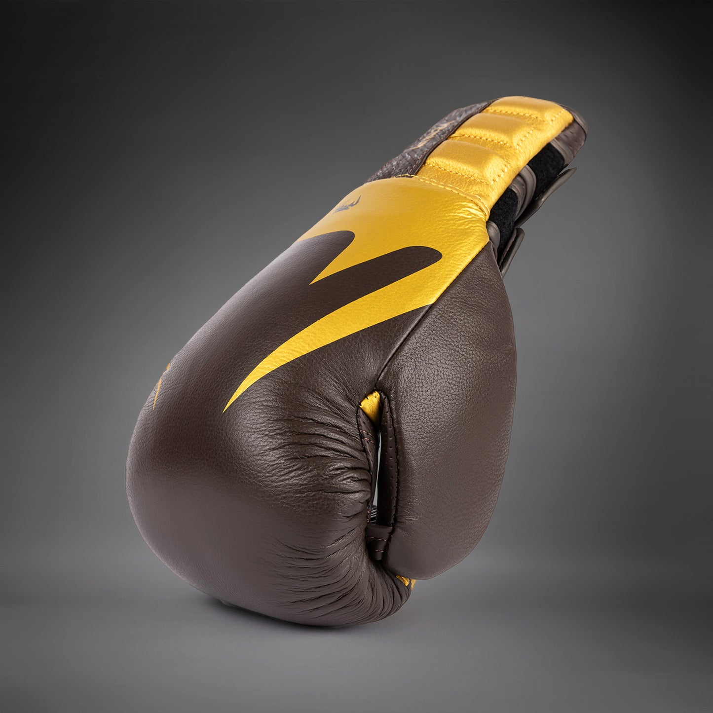 Venum Reverso Boxing Gloves - Chocolate / Gold
