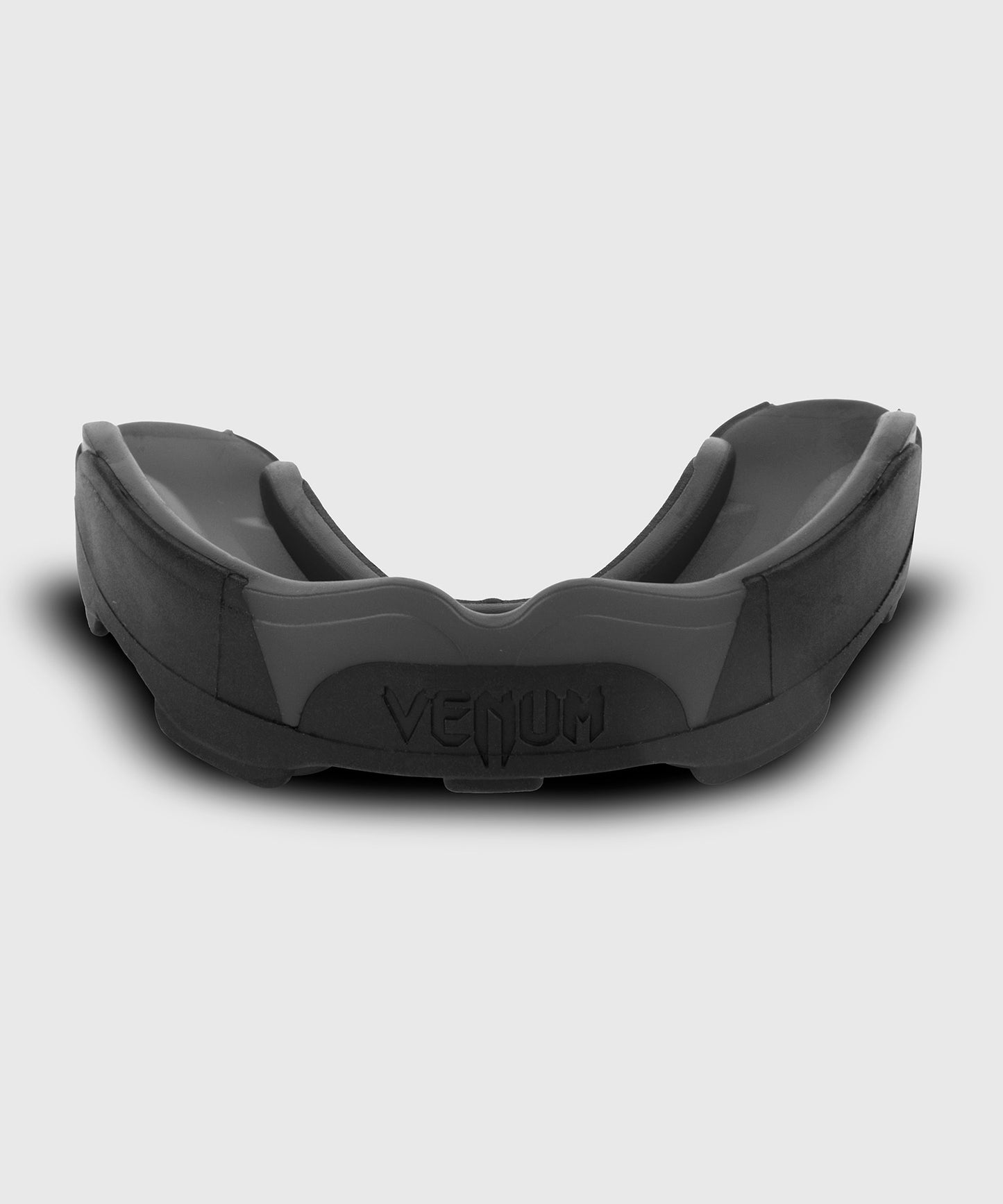 Venum Predator Mouthguard - Black