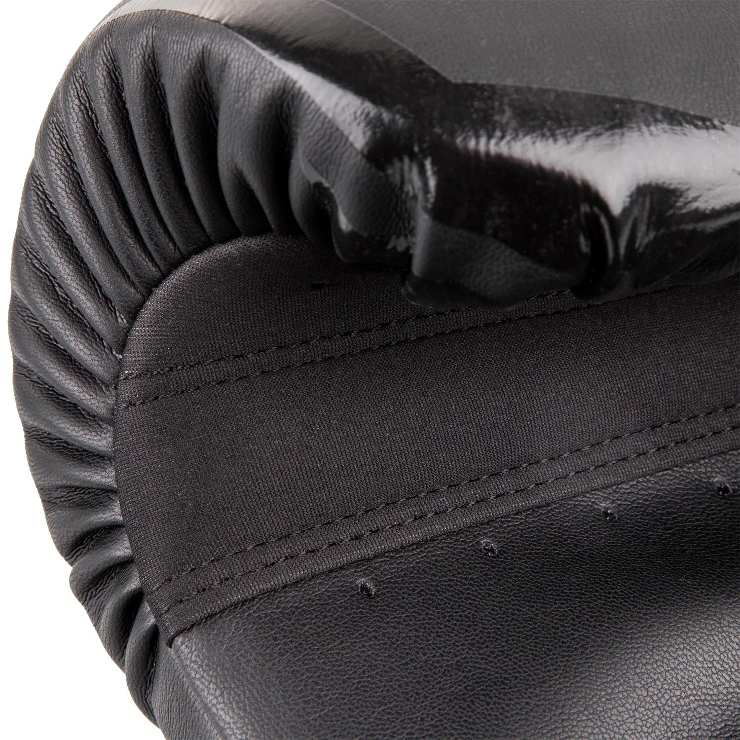 Amazon.com : Venum Challenger 3.0 Boxing Gloves - black/Gold