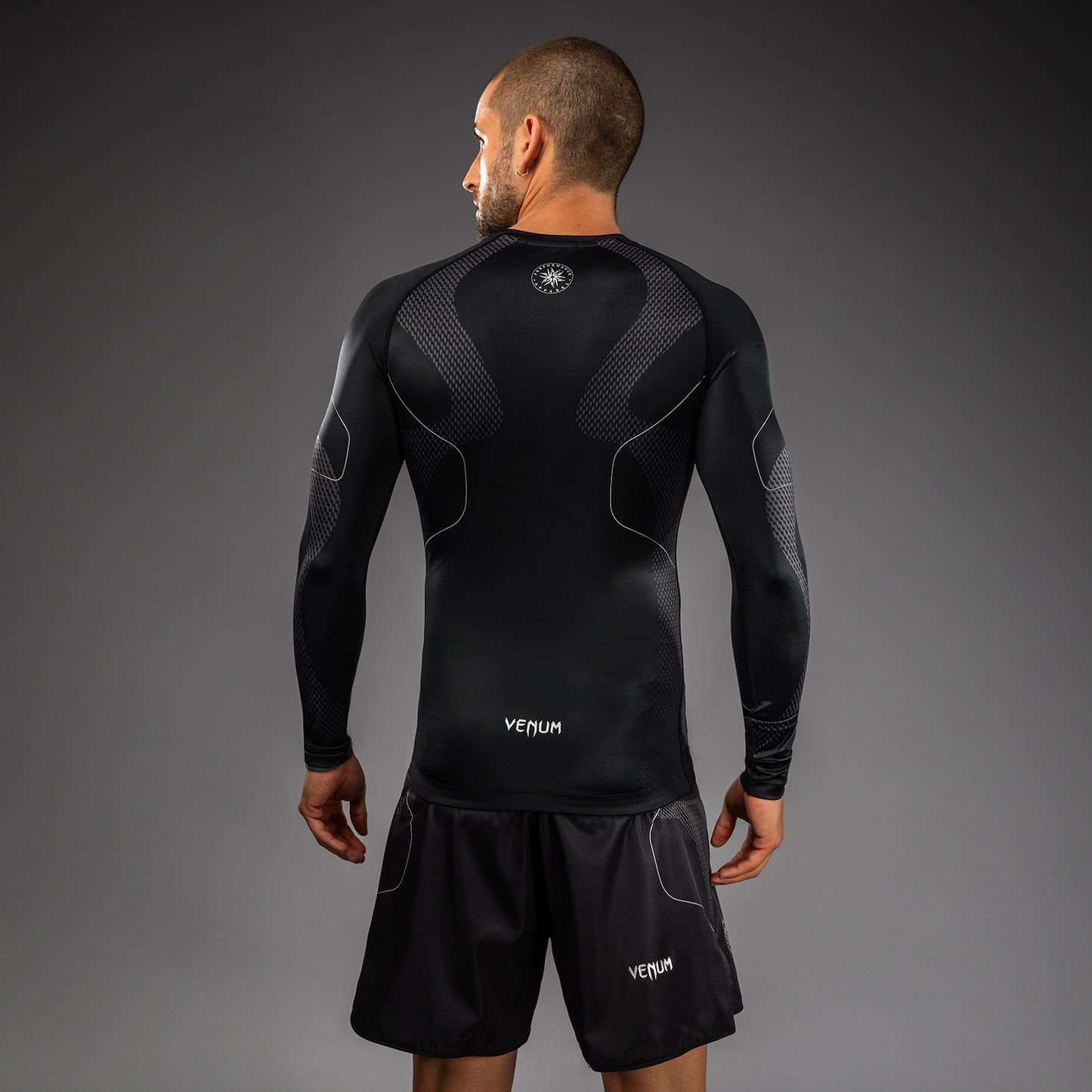 Venum Nexus Long Sleeve Rashguard - Black/Silver