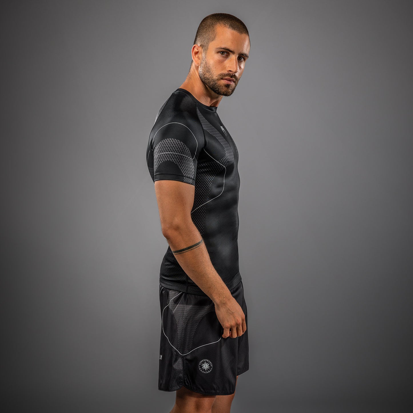 Venum Nexus Short Sleeve Rashguard - Black/Silver