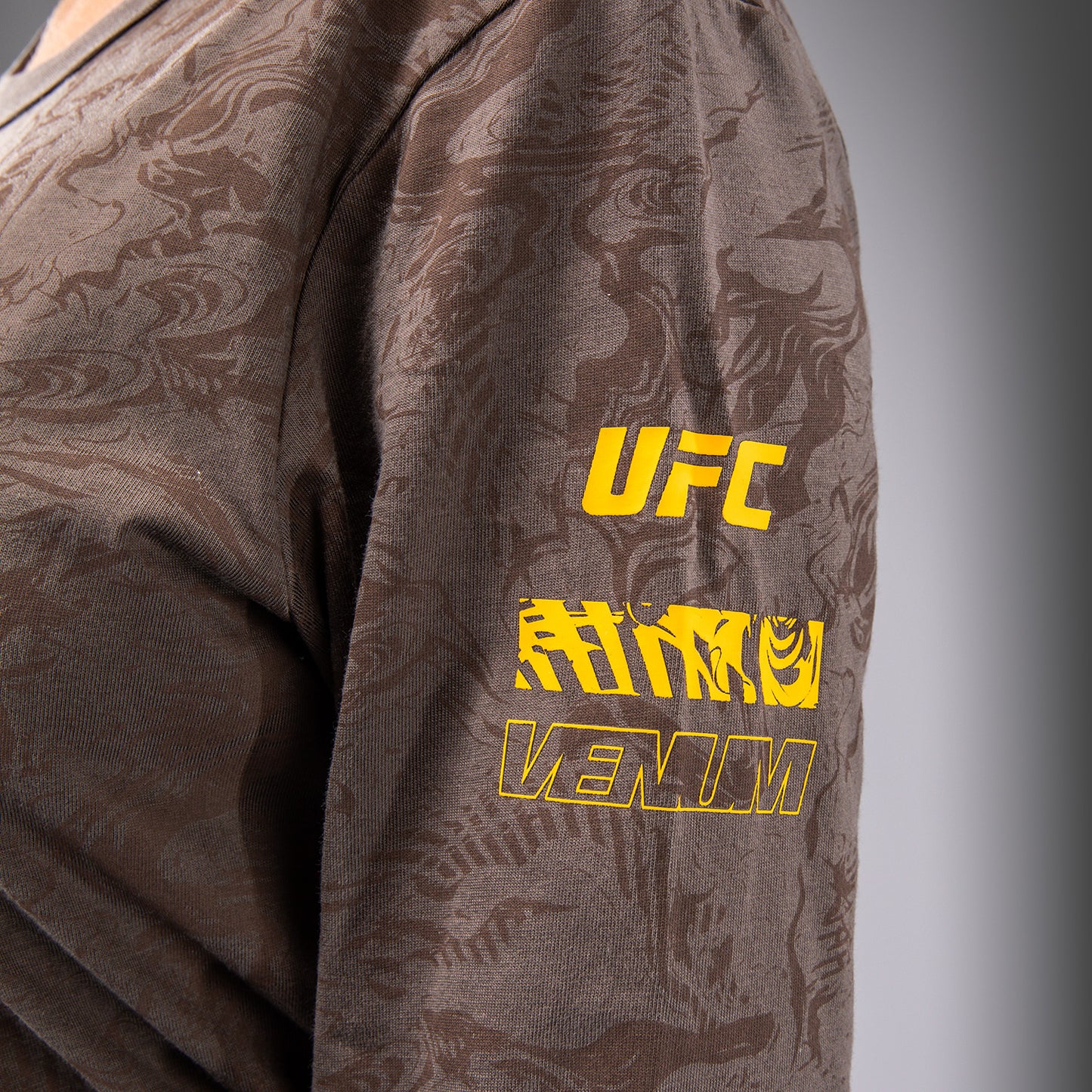 UFC Fusion by Venum Fight Week Women’s Long Sleeve Cotton T-Shirt - Earthen Brown