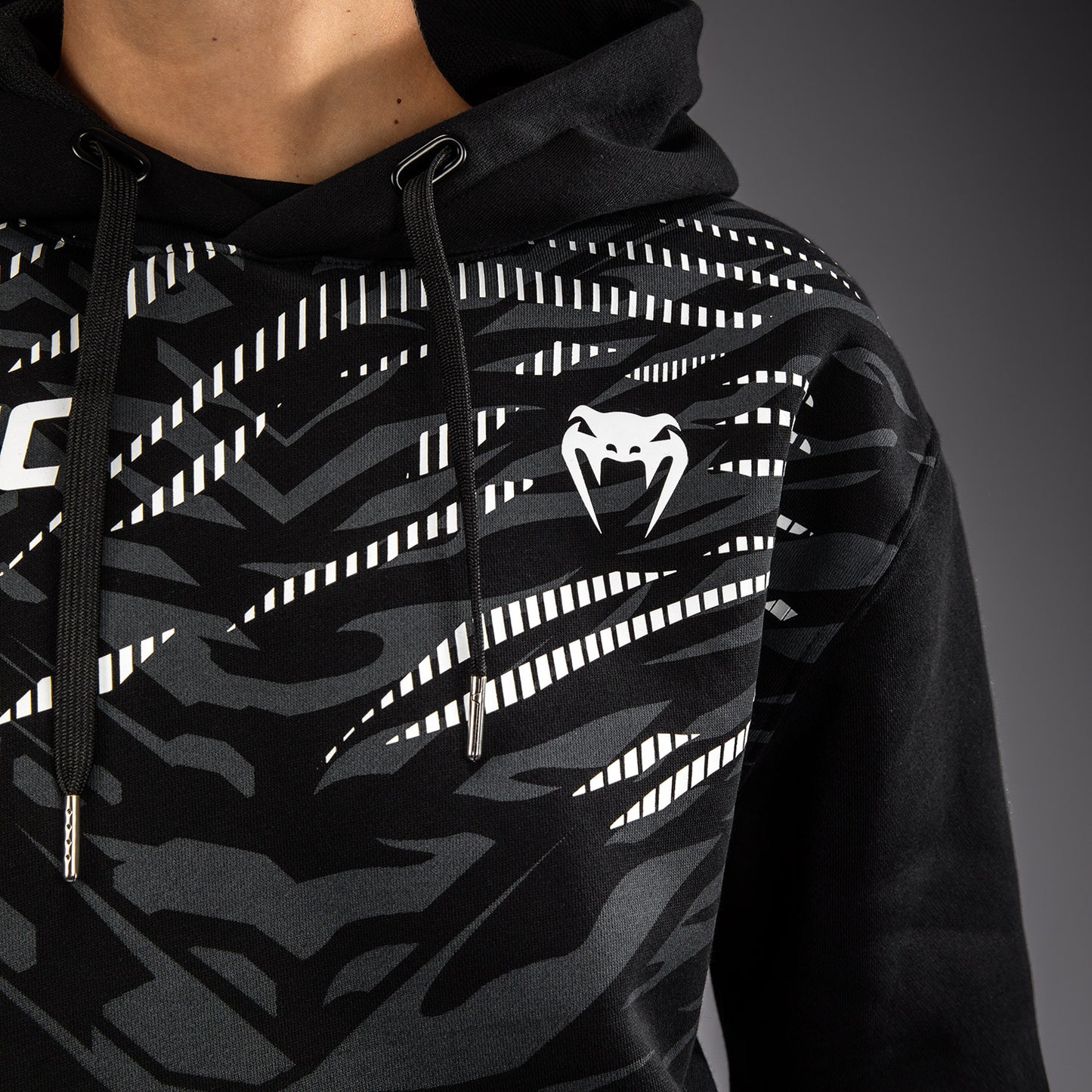 UFC Fusion by Venum Women’s Replica Pullover Hoodie - Black