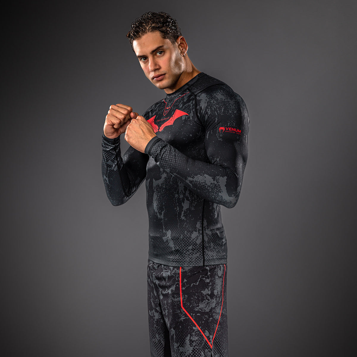 Venum x Batman Long Sleeve Rashguard - Black/Grey/Red