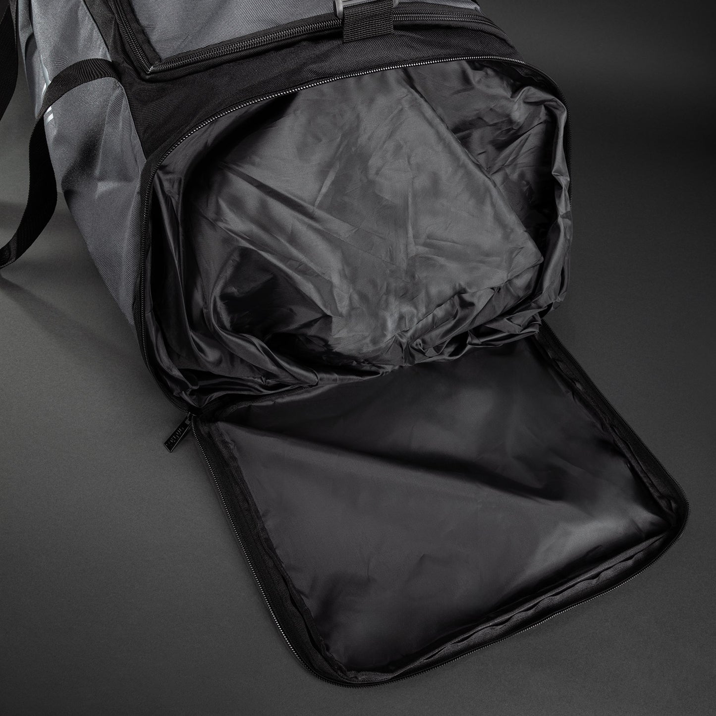 Venum Essential Sports Bags (61L) - Grey/Black