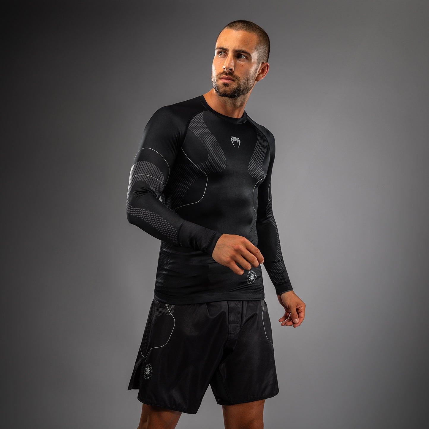 Venum Nexus Long Sleeve Rashguard - Black/Silver