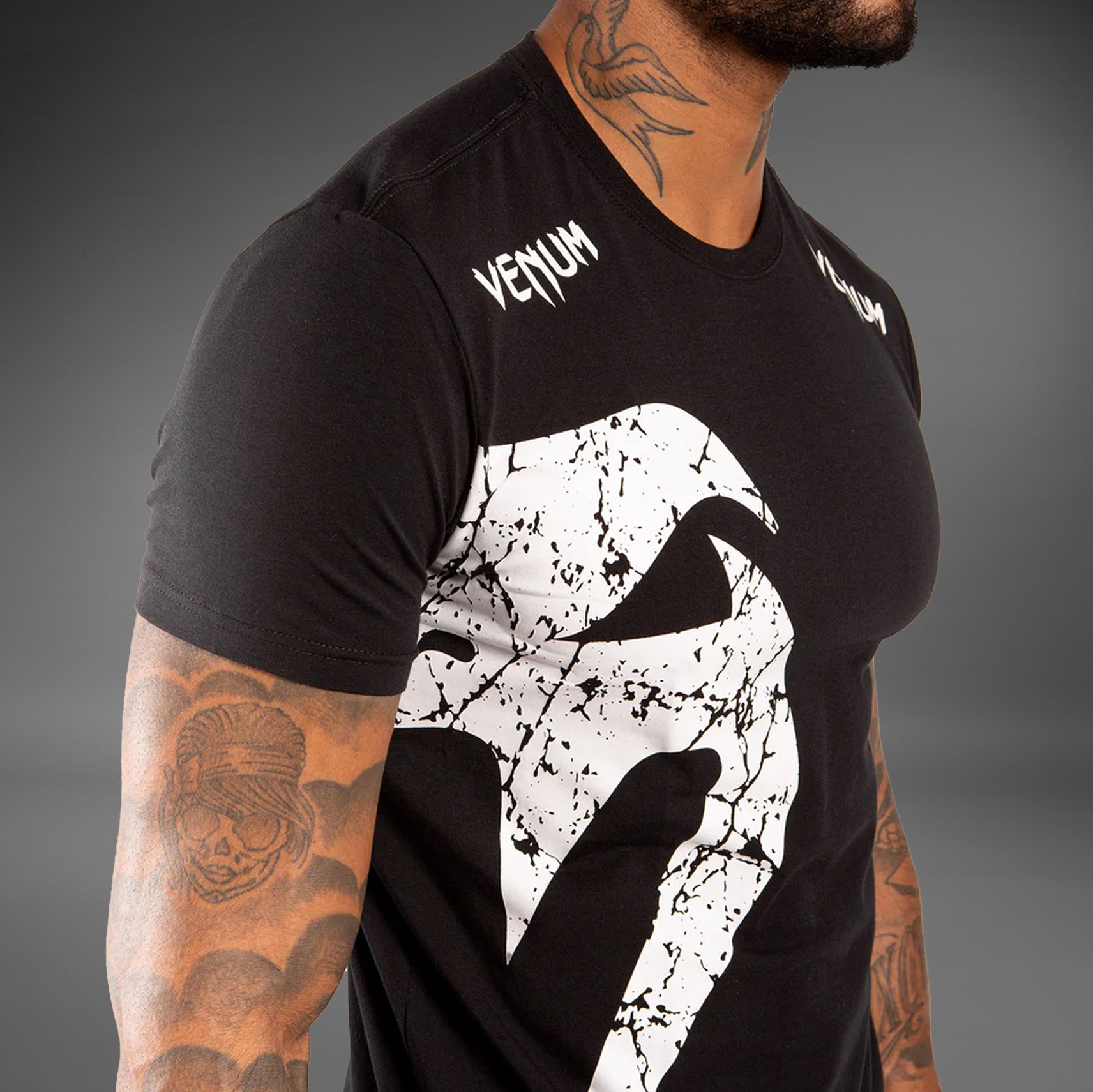 Venum Giant Tシャツ UFC ブラック Venum Giant T-shirt - Matte/Black - Venum