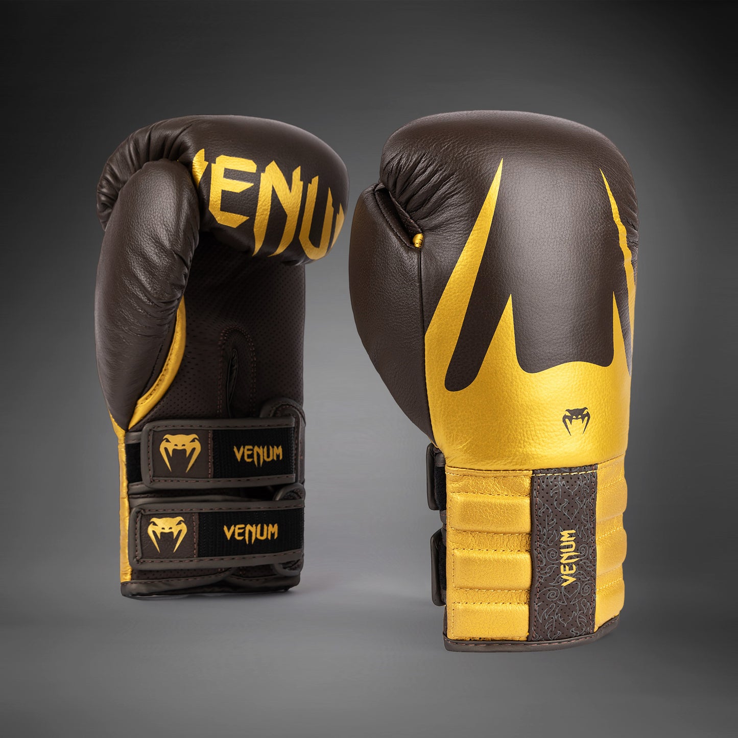 Venum Reverso Boxing Gloves - Chocolate / Gold