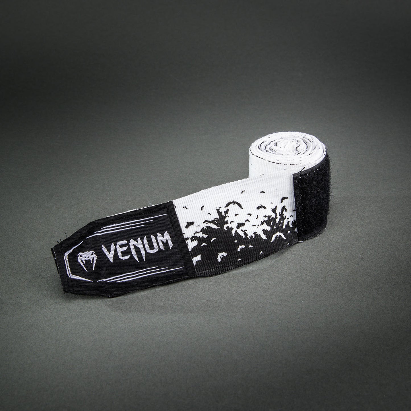 Venum Kontact Evo Bats Night Handwraps - Black/White