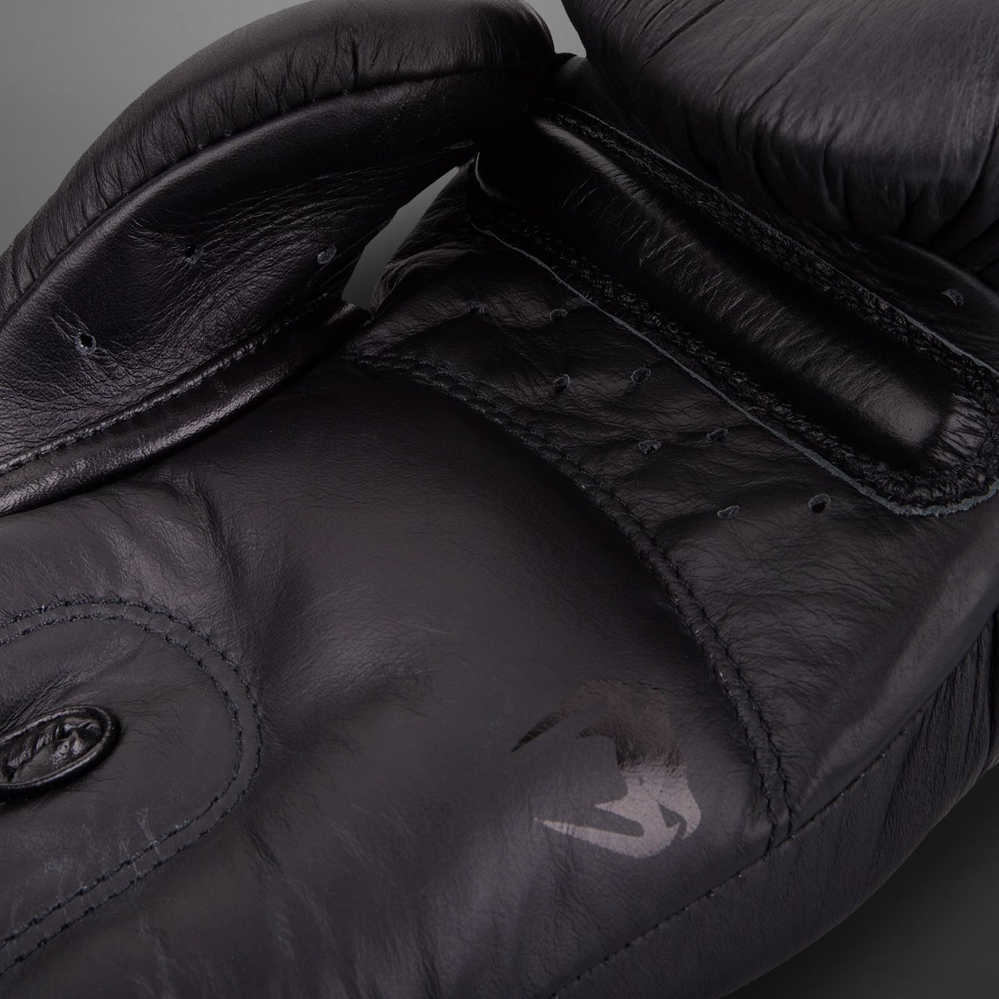 Venum Giant 3.0 Boxing Gloves - Nappa Leather - Black/Black