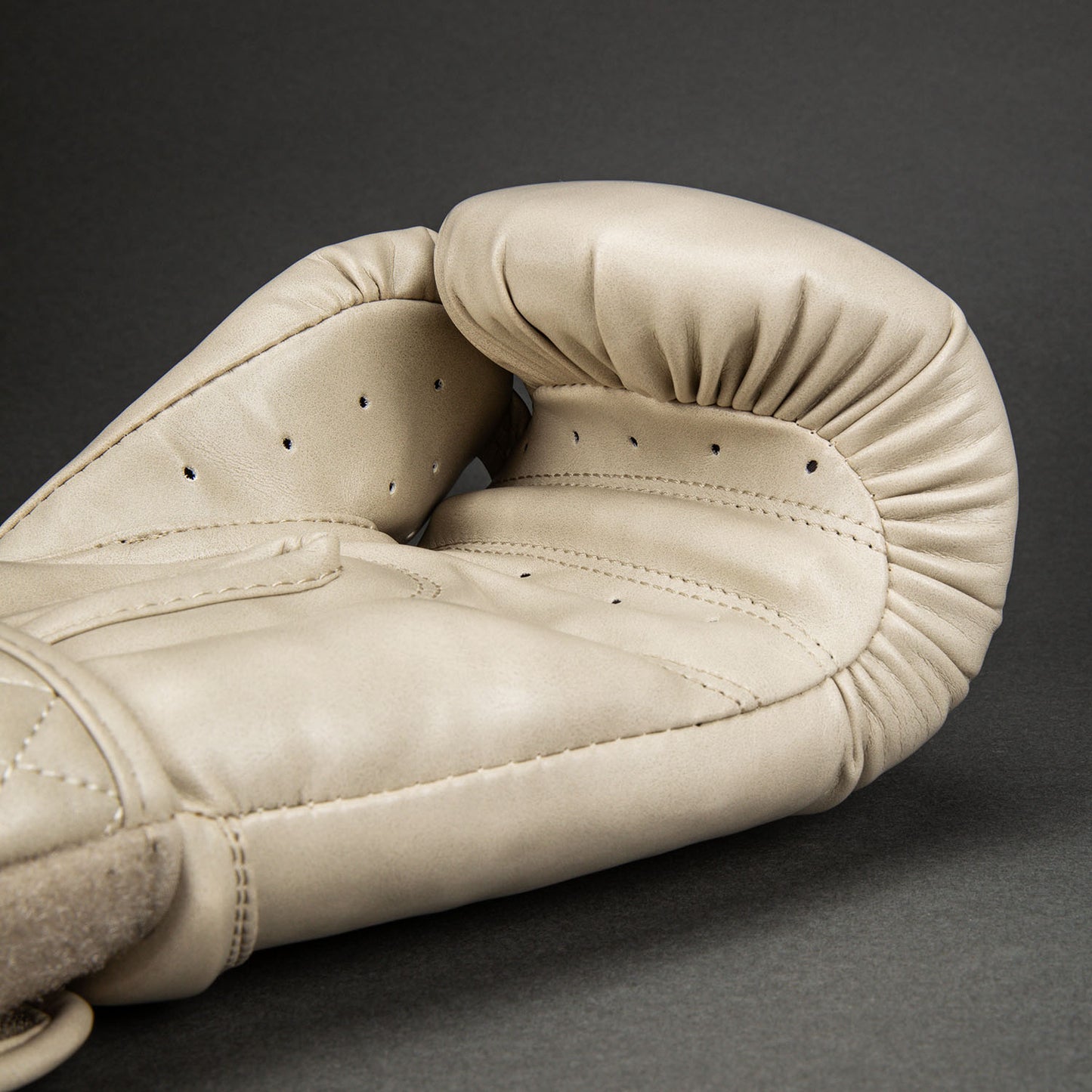 Venum Impact Classic Boxing Gloves - Ivory