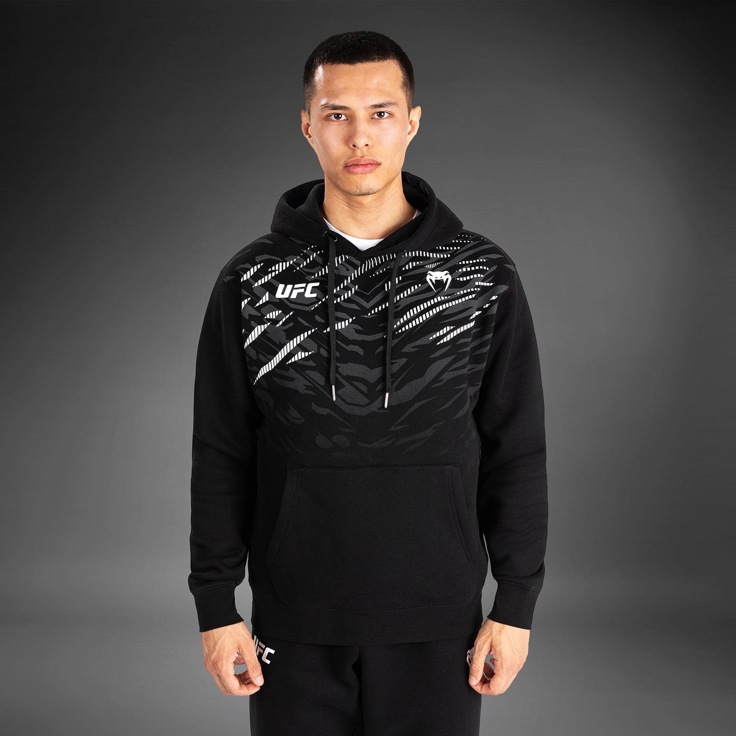 UFC Fusion by Venum Men’s Replica Pullover Hoodie - Black