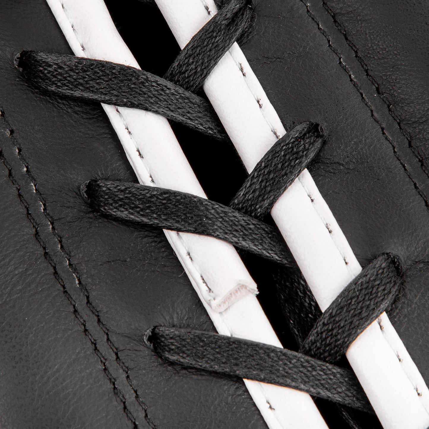Venum Giant 2.0 Pro Boxing Gloves - With Laces