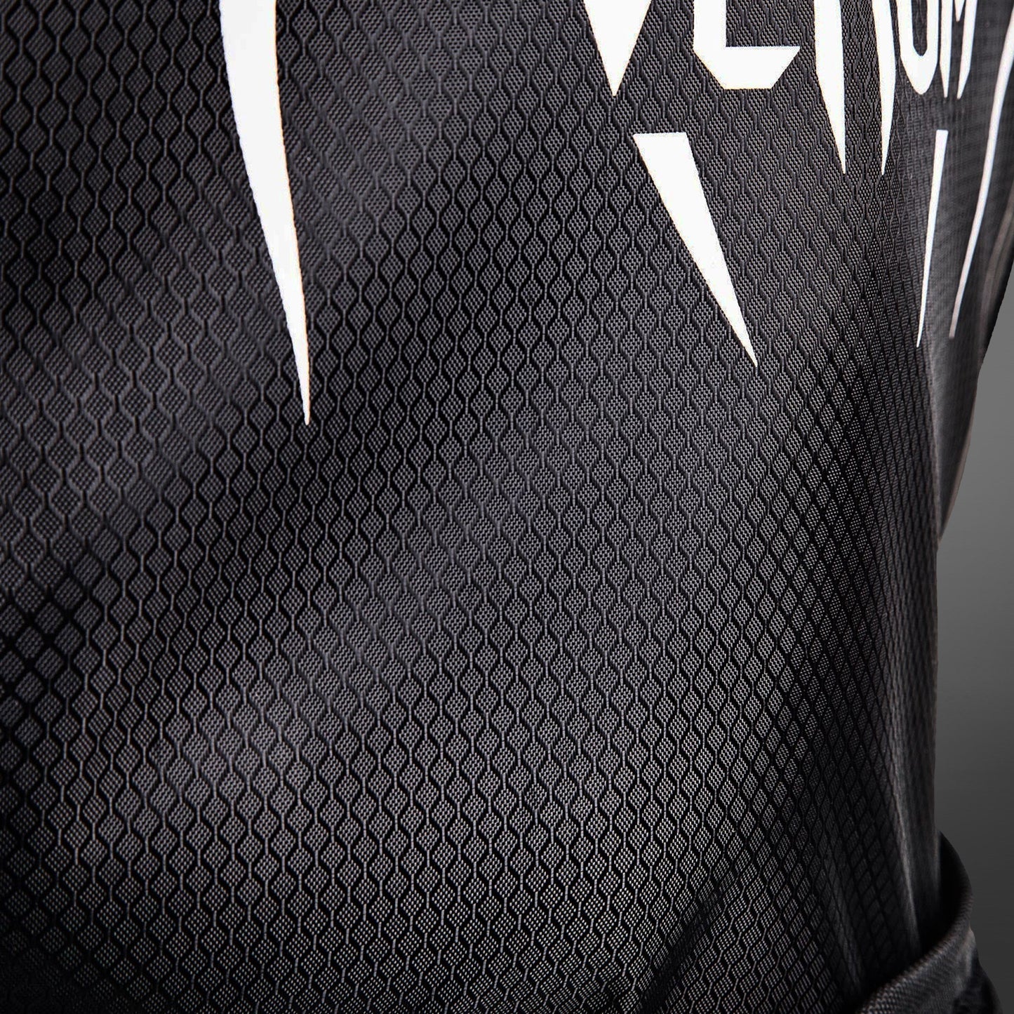 Venum Elite Weighted Vest - Black/White