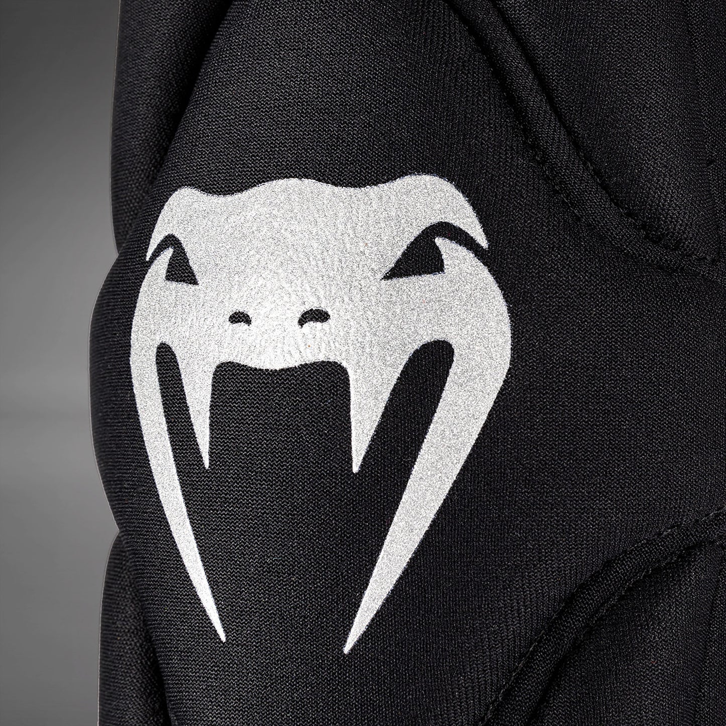 Venum Gel Kontact Knee Pads - Black/Silver
