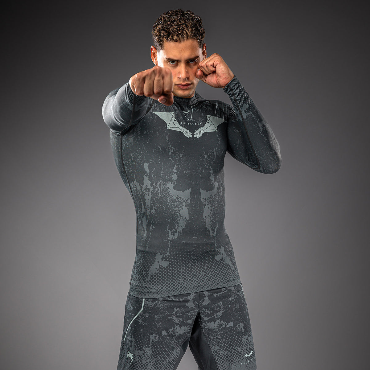 Venum x Batman Long Sleeve Rashguard - Black/Grey/Red