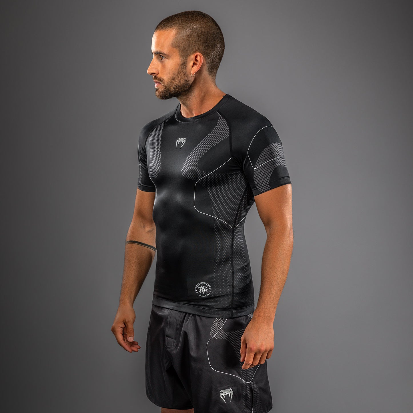 Venum Nexus Short Sleeve Rashguard - Black/Silver