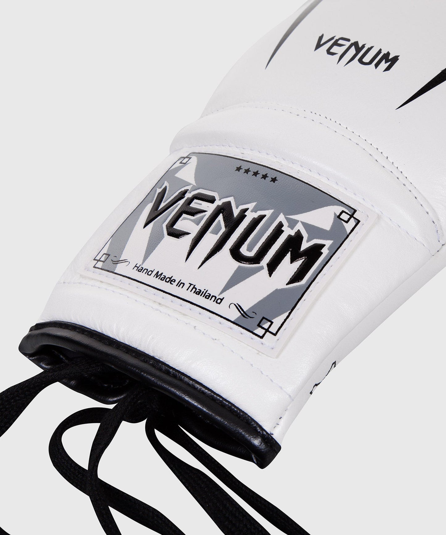 Venum Giant 3.0 Boxing Gloves - Nappa Leather - With Laces - White