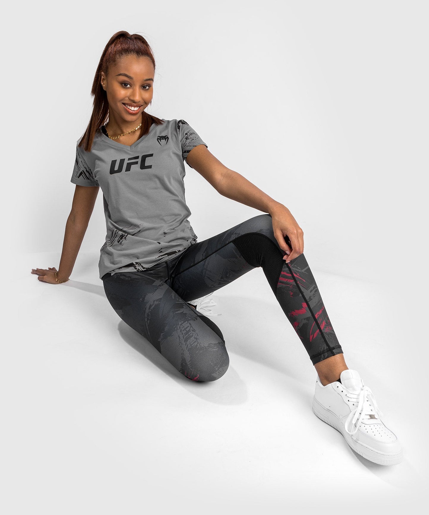 UFC Venum Authentic Fight Week Women’s 2.0 Short Sleeve T-Shirt - Grey