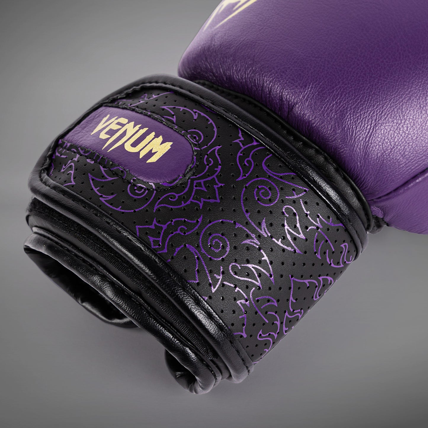 Venum Power 2.0 Boxing Gloves - Dark Plum