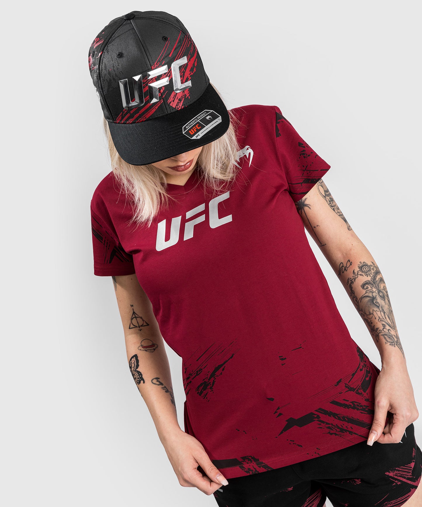 UFC Venum Authentic Fight Week Women’s 2.0 Short Sleeve T-Shirt - Red