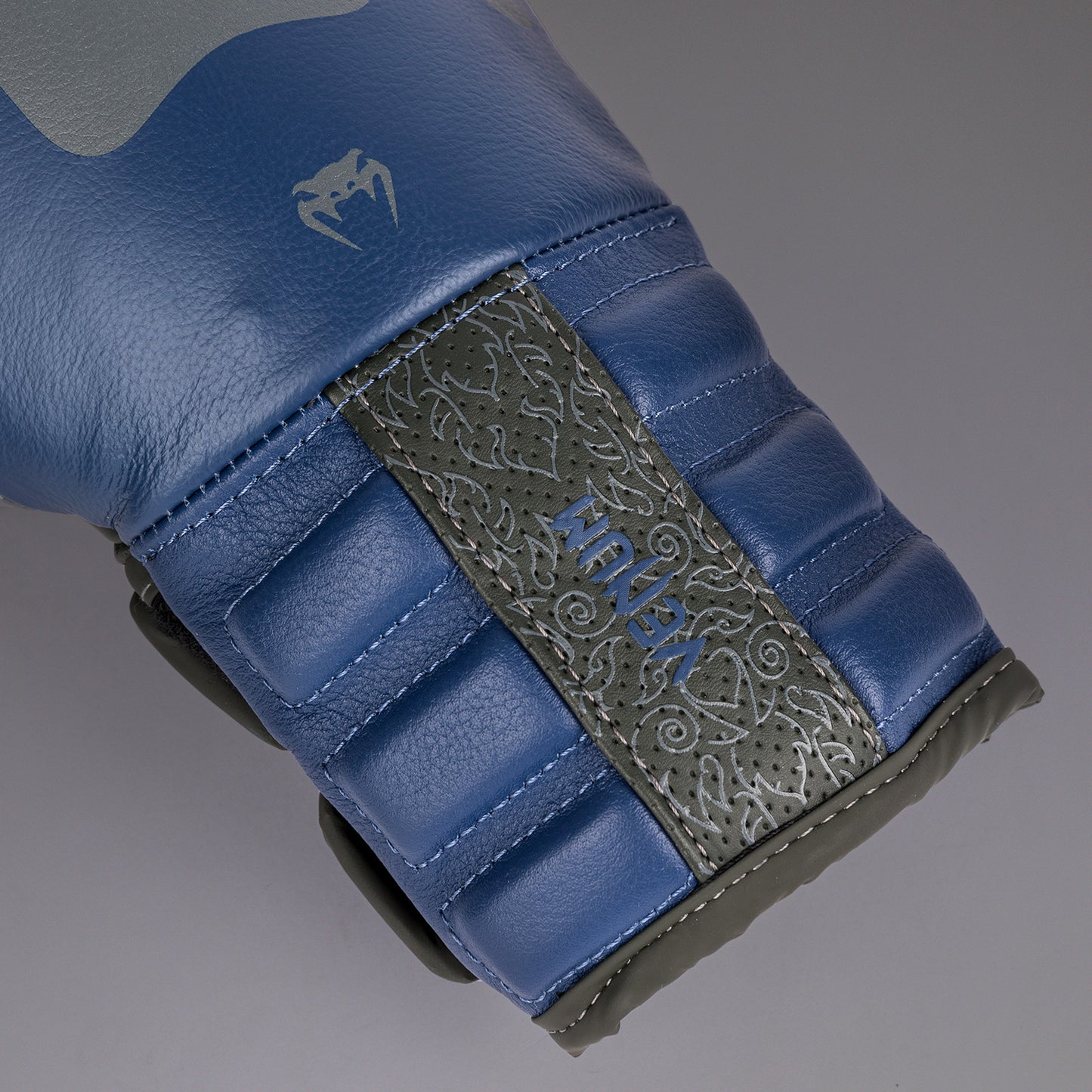 Venum Reverso Boxing Gloves - Storm Grey/Royal Blue