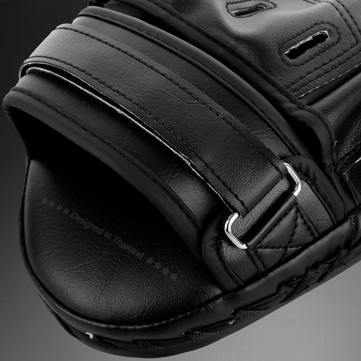 Venum Light Focus Mitts - Black/Black (Pair)