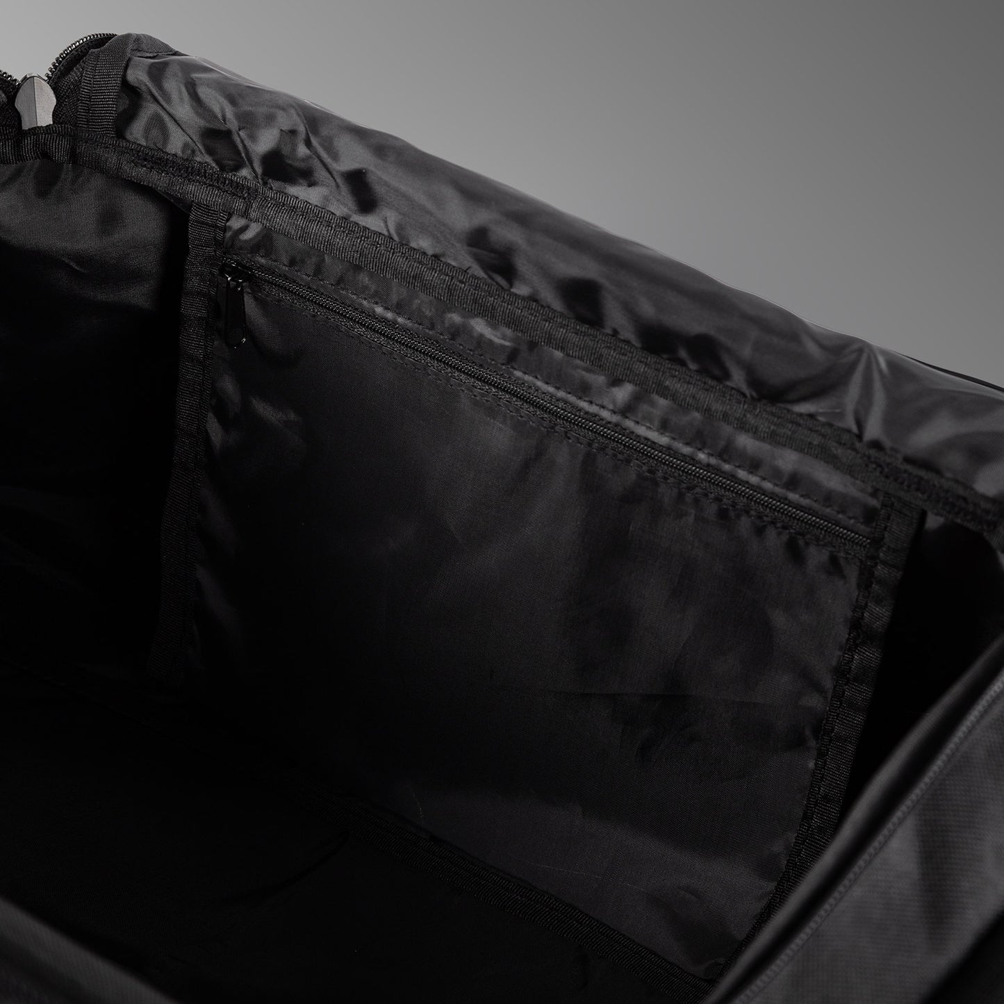 Venum Essential Sports Bag (61L) - Black