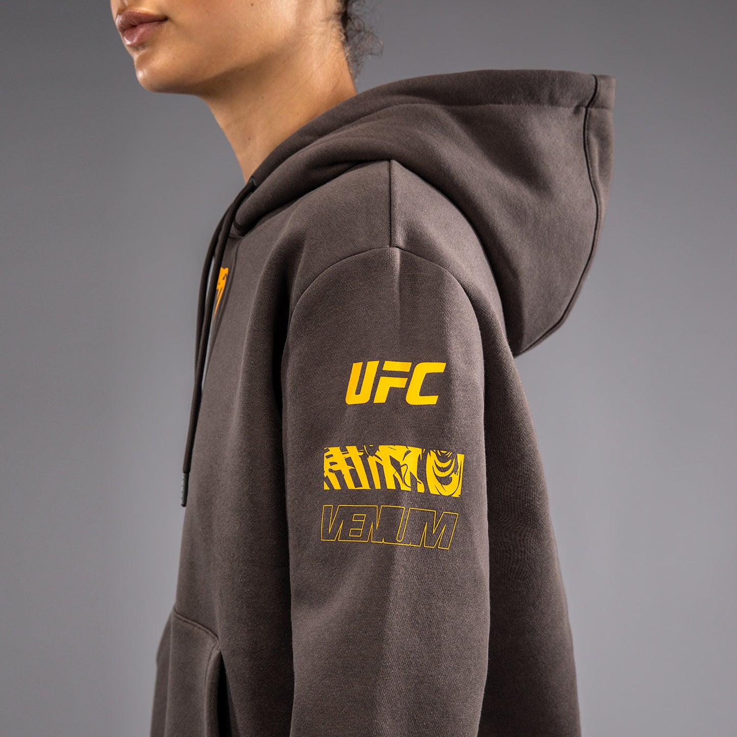 UFC Fusion by Venum Fight Week Women’s Pullover Hoodie - Solid Earthen Brown