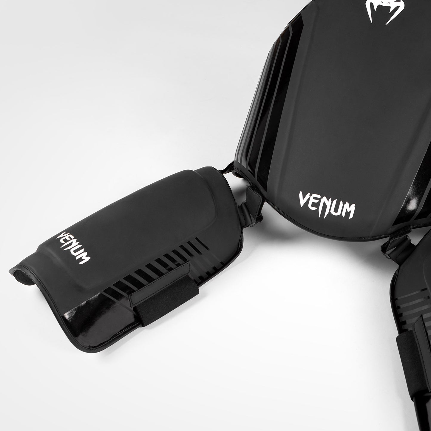 Venum Challenger Belly and legs Protector - Black/White