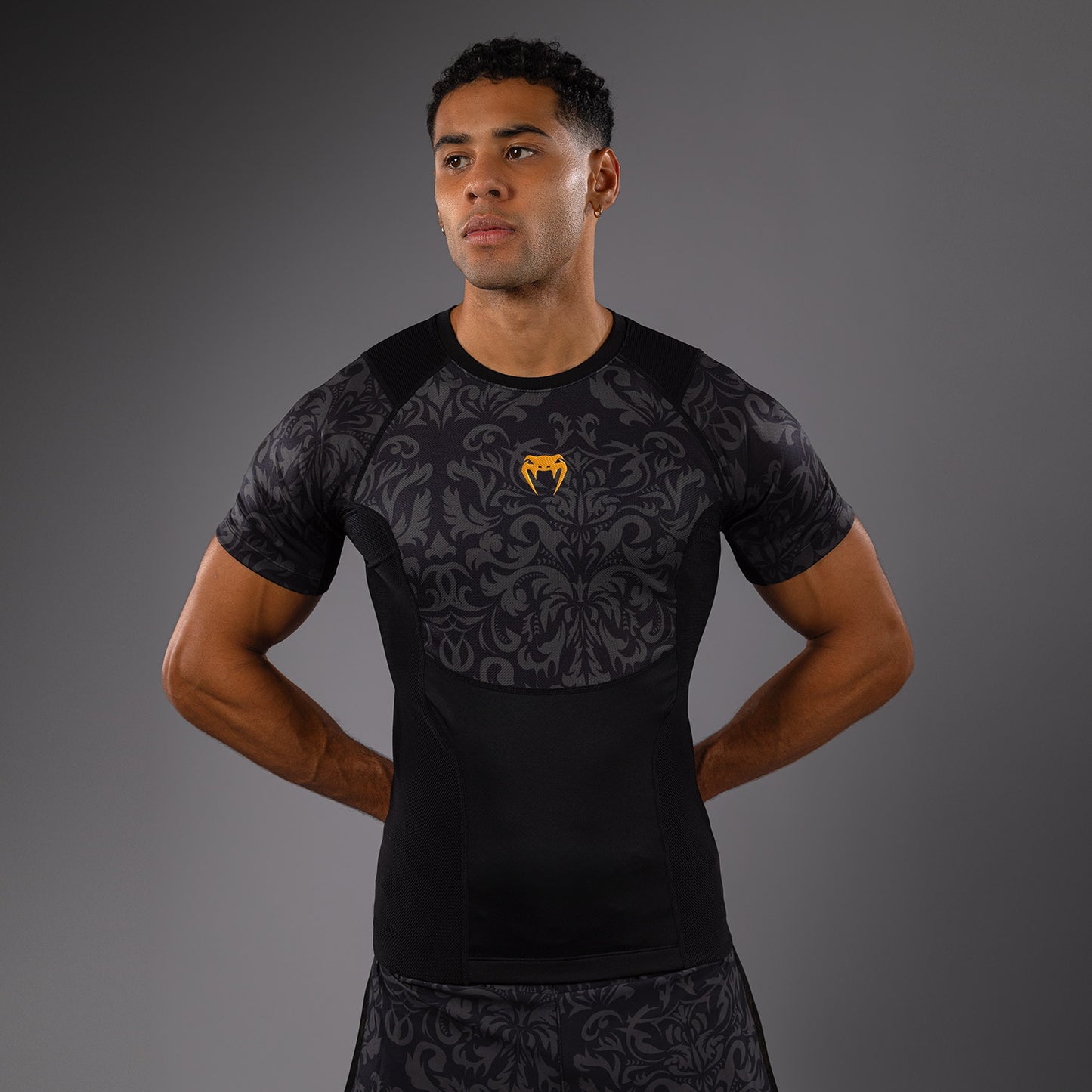 Venum x Topuria Unmatched Edition Short Sleeve Rashguard - Black/Gold