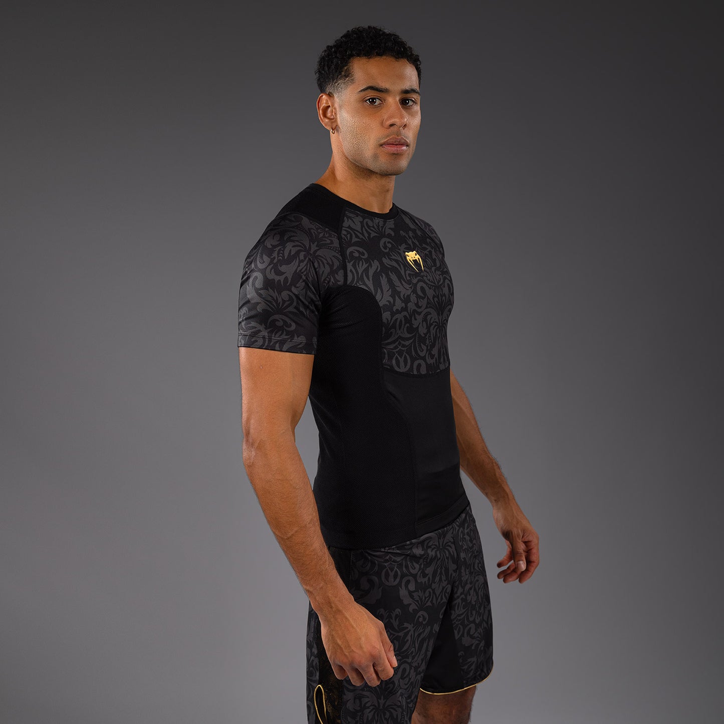 Venum x Topuria Unmatched Edition Short Sleeve Rashguard - Black/Gold