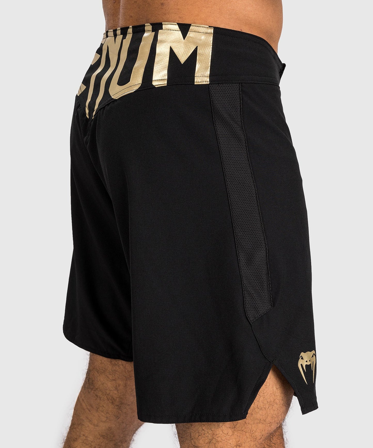 Venum Light 5.0 Fight Shorts - Black/Gold