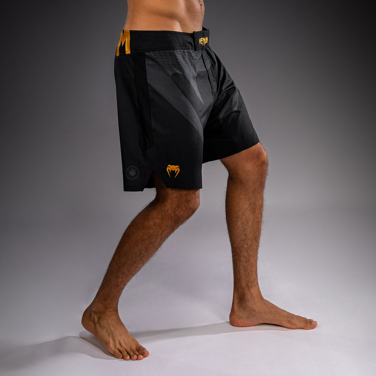 Venum Attack Fightshorts - Black/Gold