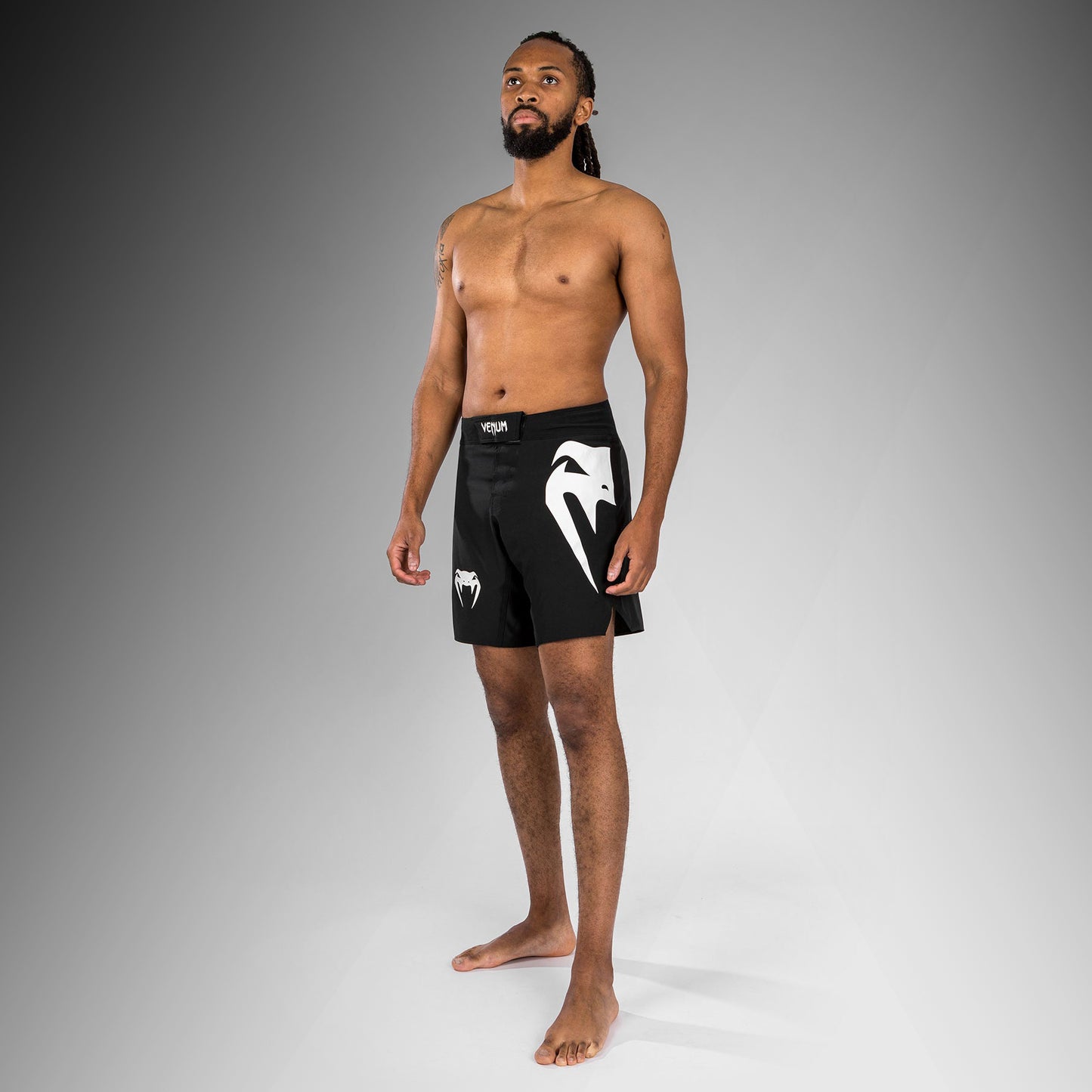 Venum Light 5.0 Fightshort - Black/White