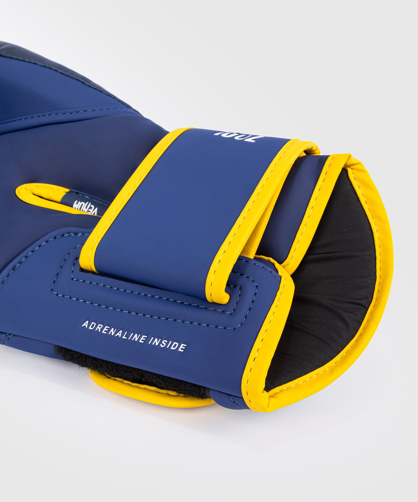 Venum Challenger 4.0 Boxing Gloves - Sport 05