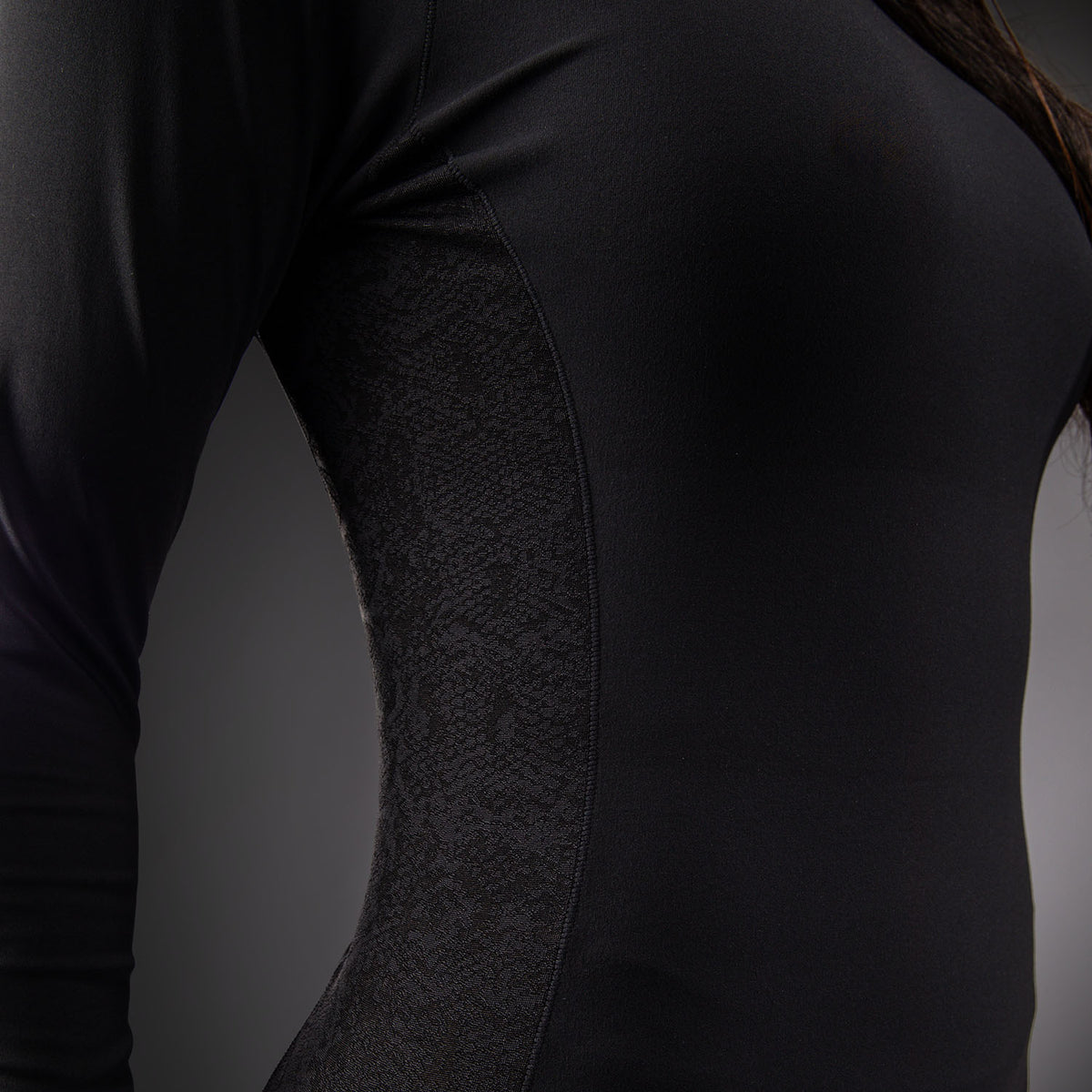 Venum Viper Women's Long Sleeve Rashguard - Black