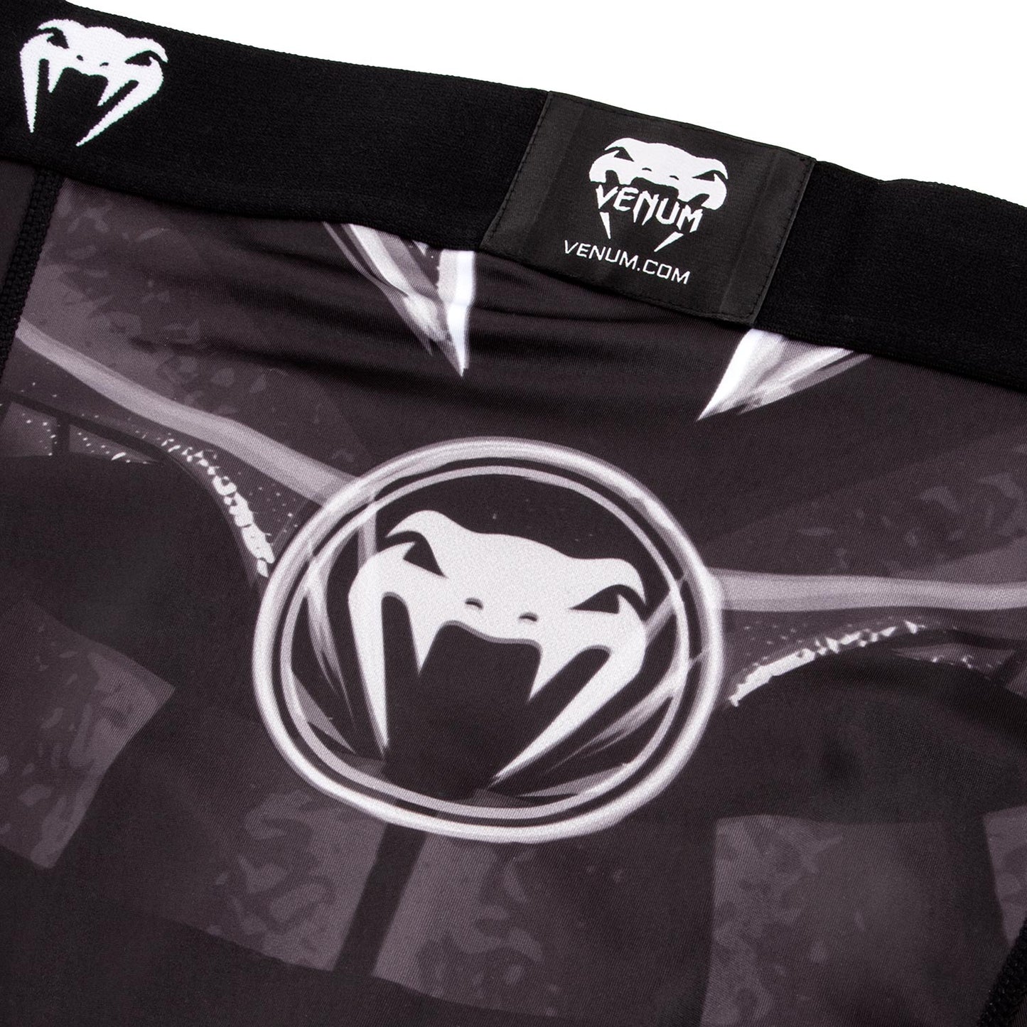 Vale Tudo Shorts Venum Gladiator 3.0 - Black/White