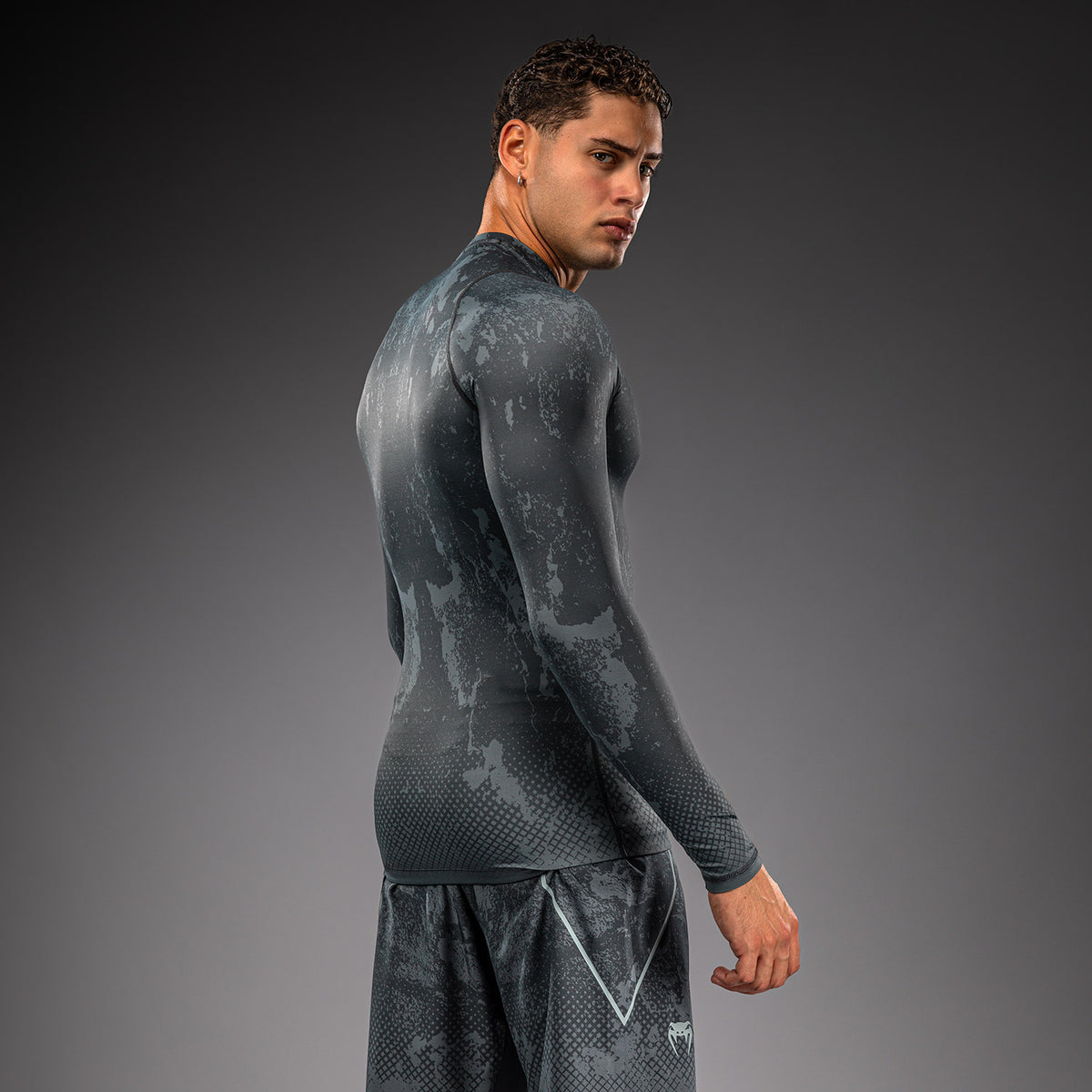 Venum x Batman Long Sleeve Rashguard - Black/Grey/Red