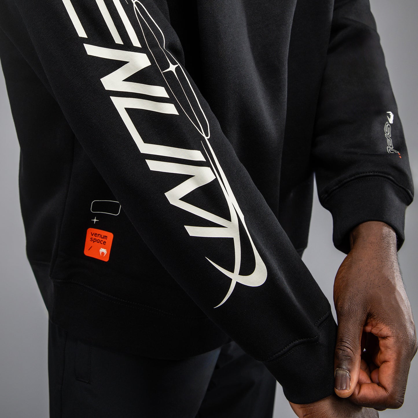 Venum Eclipse Half-Zip Sweatshirt - Black/Ivory