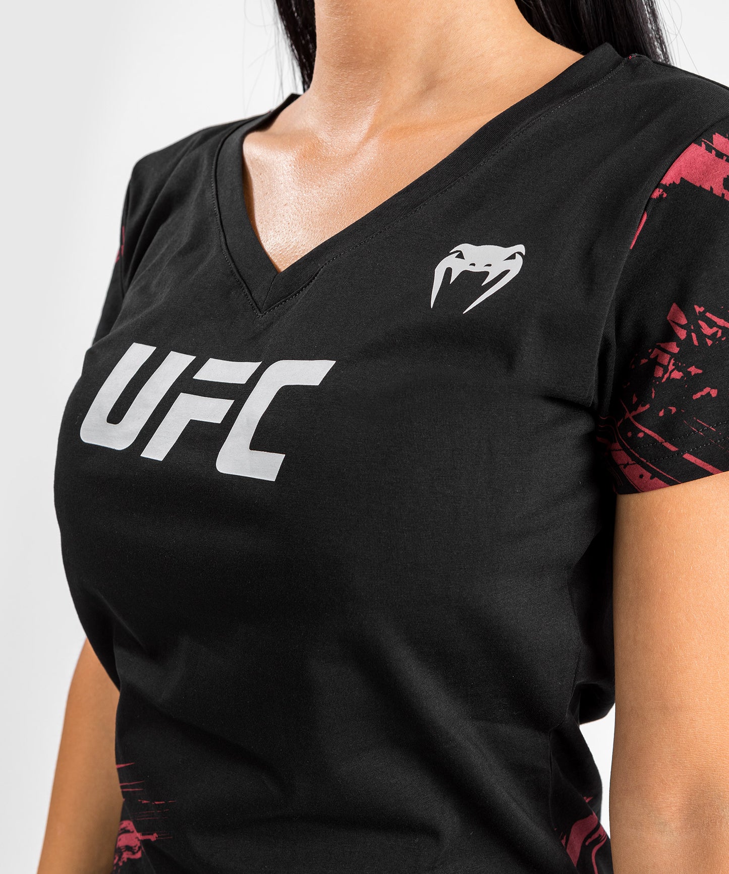 UFC Venum Authentic Fight Week Women’s 2.0 Short Sleeve T-Shirt - Black/Red