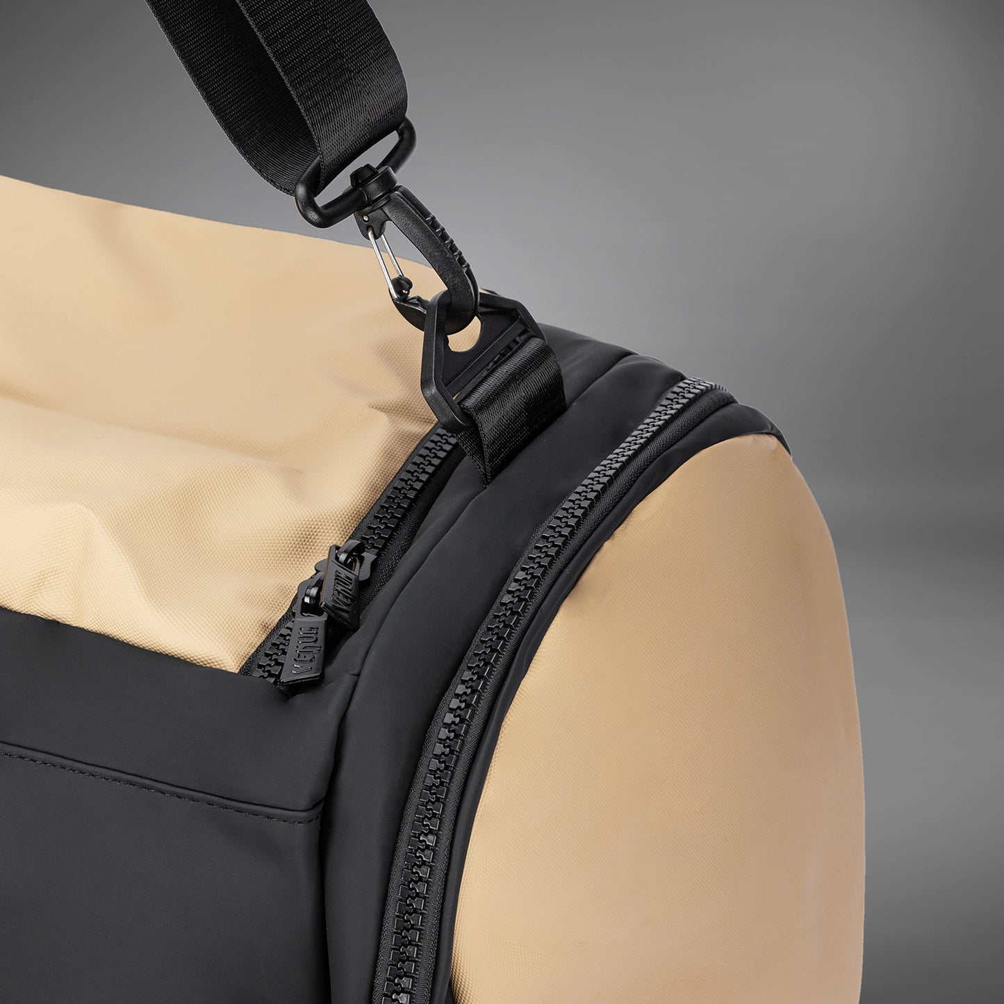 Venum Evo 2 Trainer Lite Duffle Bag (55-63L) - Black/Sand